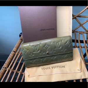 Louis Vuitton Vernis Sarah Wallet